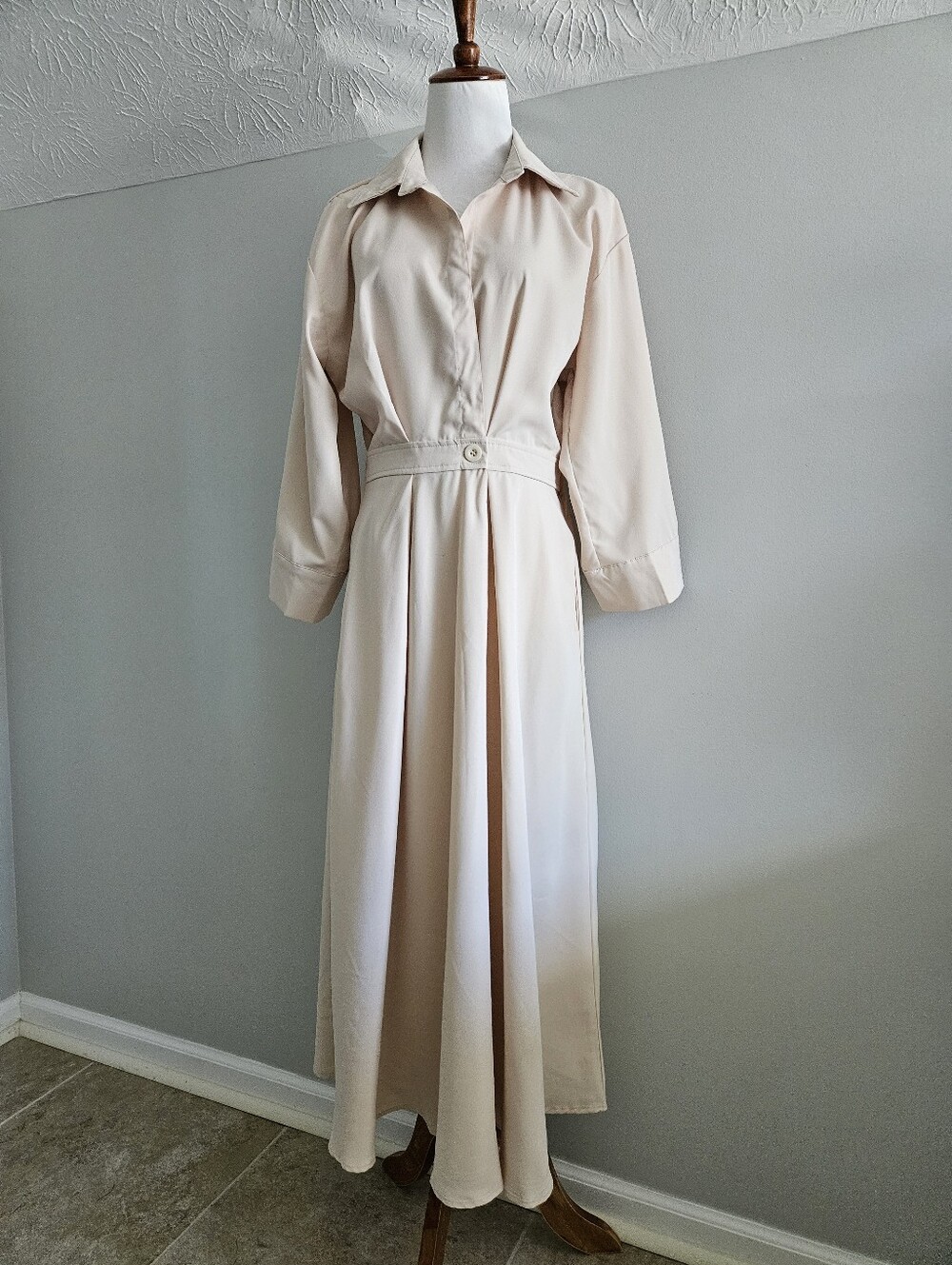 OSHOPLIVE | Classic Cream Dress